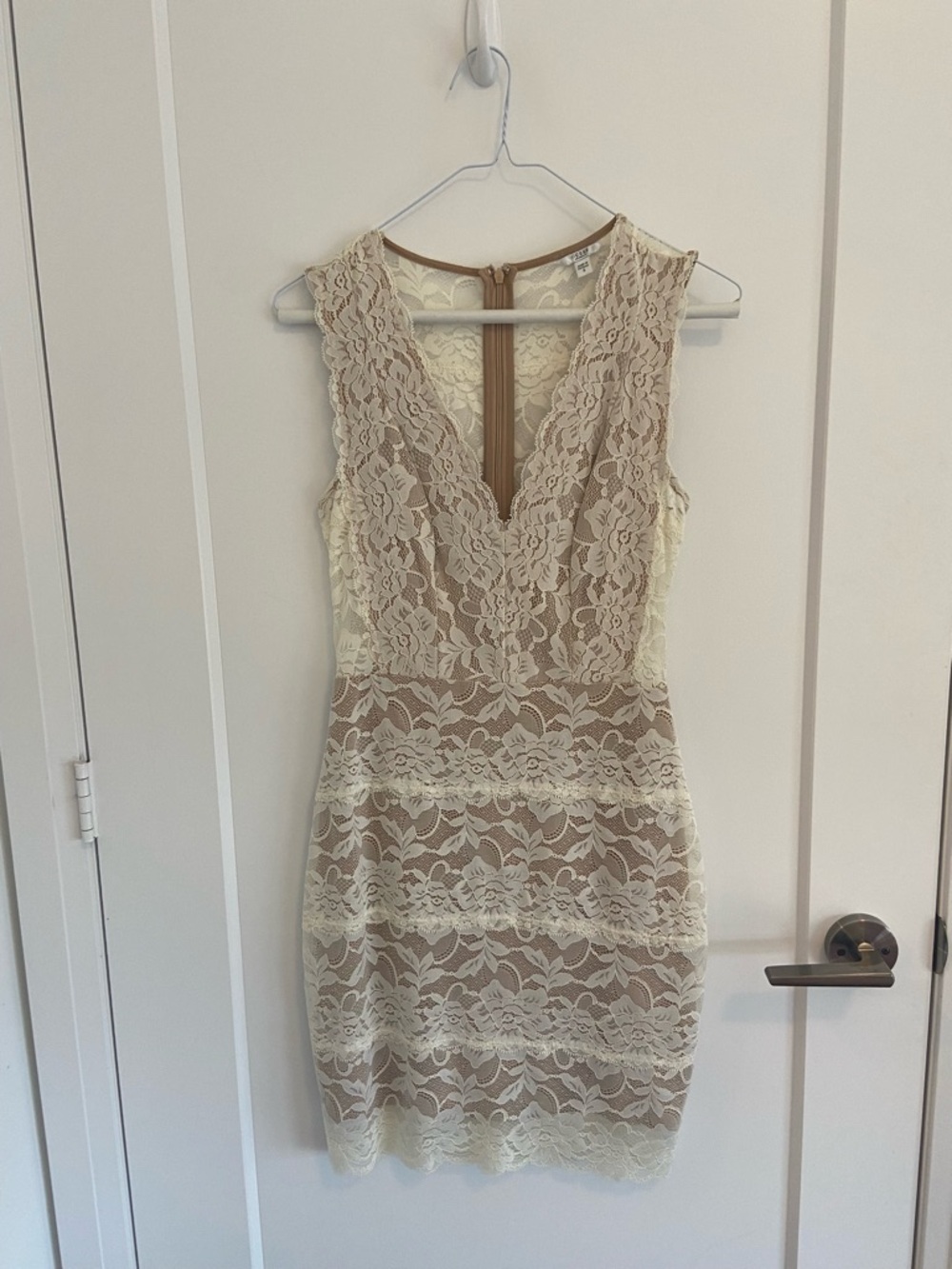GUESS Lace Sheath Dress in Cream and Tan